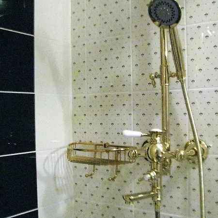 Heritage 4*